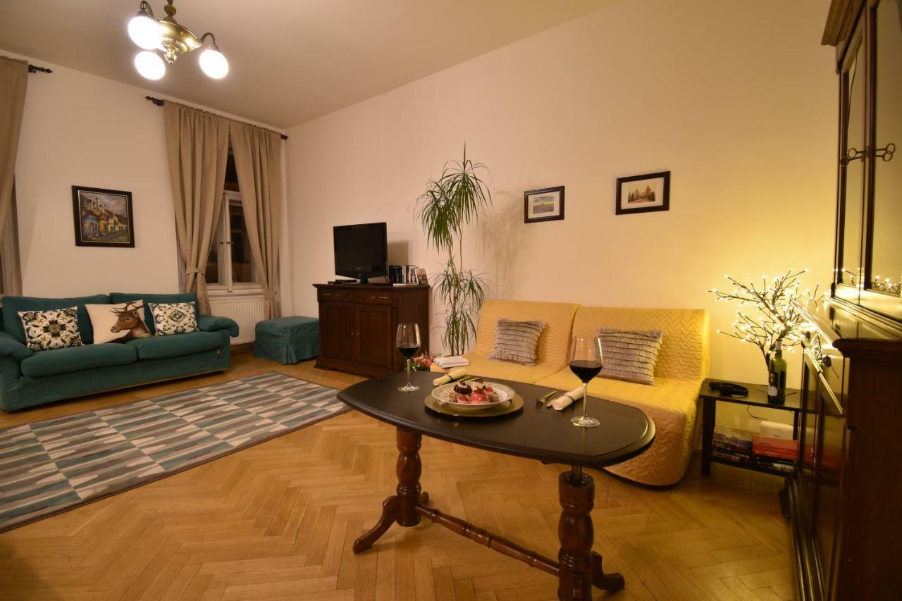 Cozy Flat By The Astronomical Clock Διαμέρισμα Πράγα Εξωτερικό φωτογραφία