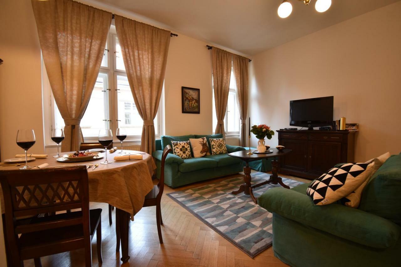 Cozy Flat By The Astronomical Clock Διαμέρισμα Πράγα Εξωτερικό φωτογραφία