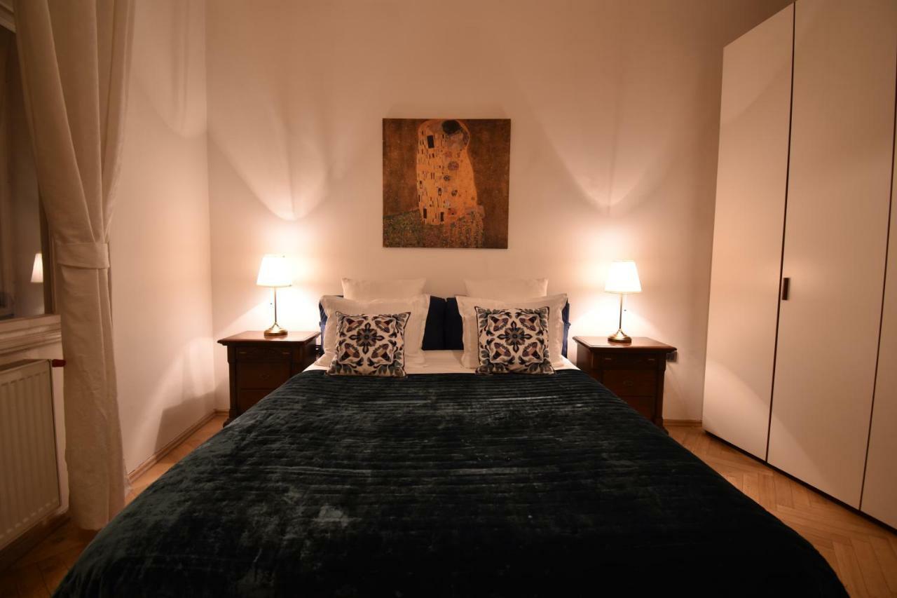 Cozy Flat By The Astronomical Clock Διαμέρισμα Πράγα Εξωτερικό φωτογραφία
