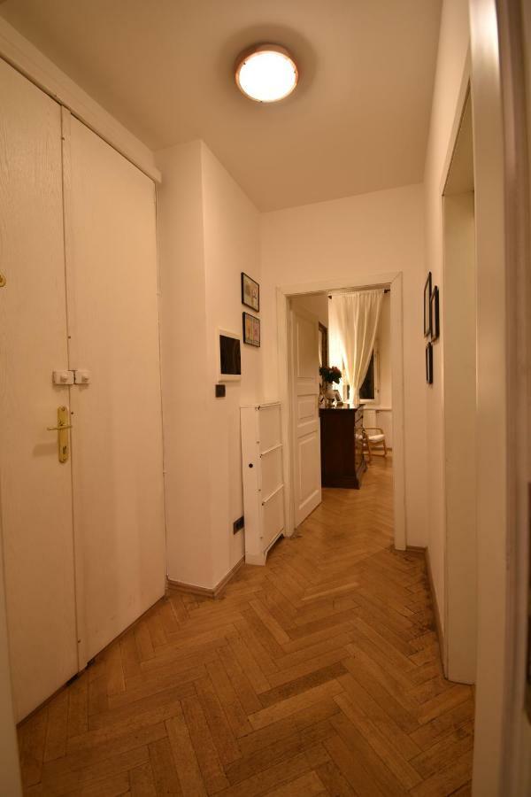Cozy Flat By The Astronomical Clock Διαμέρισμα Πράγα Εξωτερικό φωτογραφία